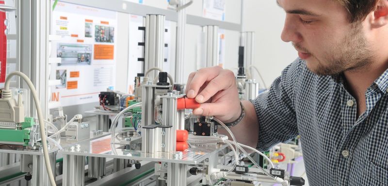 Auszubildende gesucht: Elektroniker(in) für Automatisierungstechnik