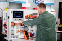 DGUV 209-093 Stufe 2S und 3S: Diagnose und Instandsetzung von HV-Fahrzeugen&nbsp;(CarTrain)Ausbildung zur fachkundigen Person "Hochvolt" (FHV)