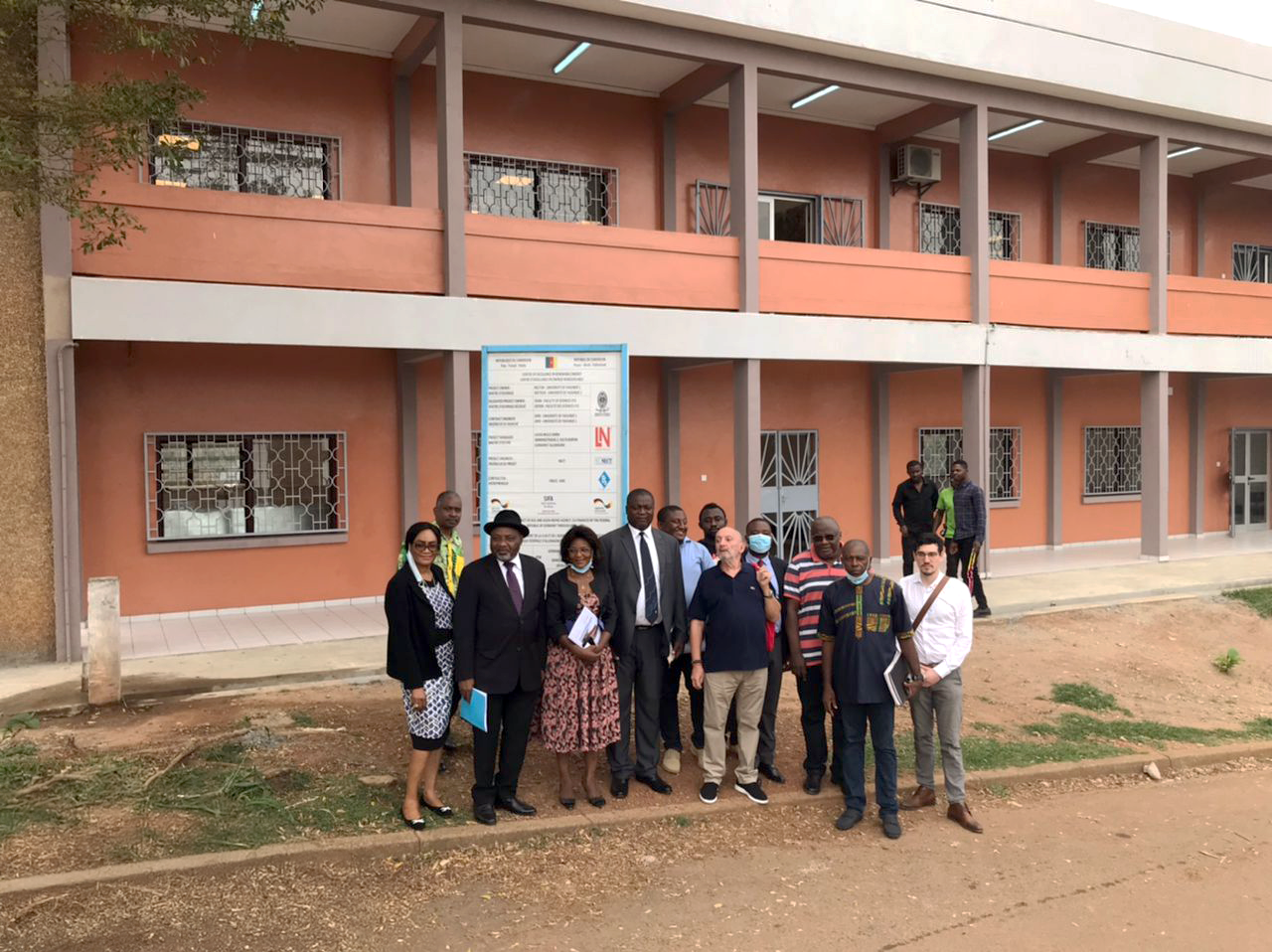 Zentrum für Erneuerbare Energien in Kamerun setzt neue Maßstäbe  