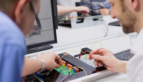 Lucas Nülle - UniTrain-Kurse